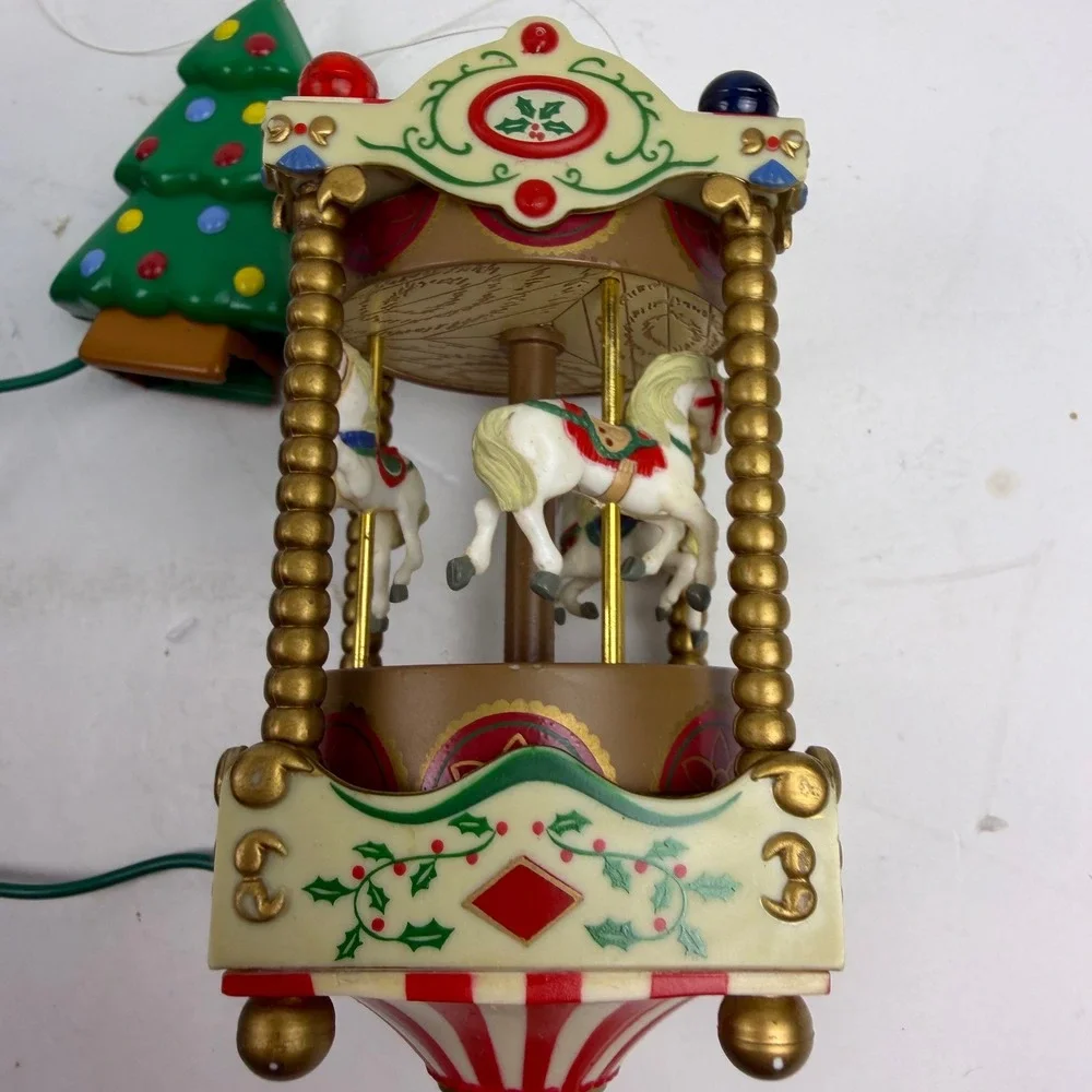 Vintage House of Lloyd Classical Carousel Musical Ornament 1991 541230 Boxed
